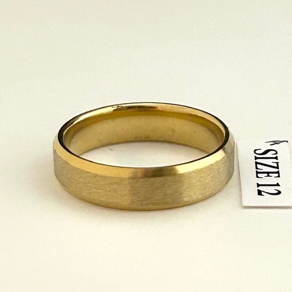 Gold Tone Ring, Size 12 - Picture 1 of 4